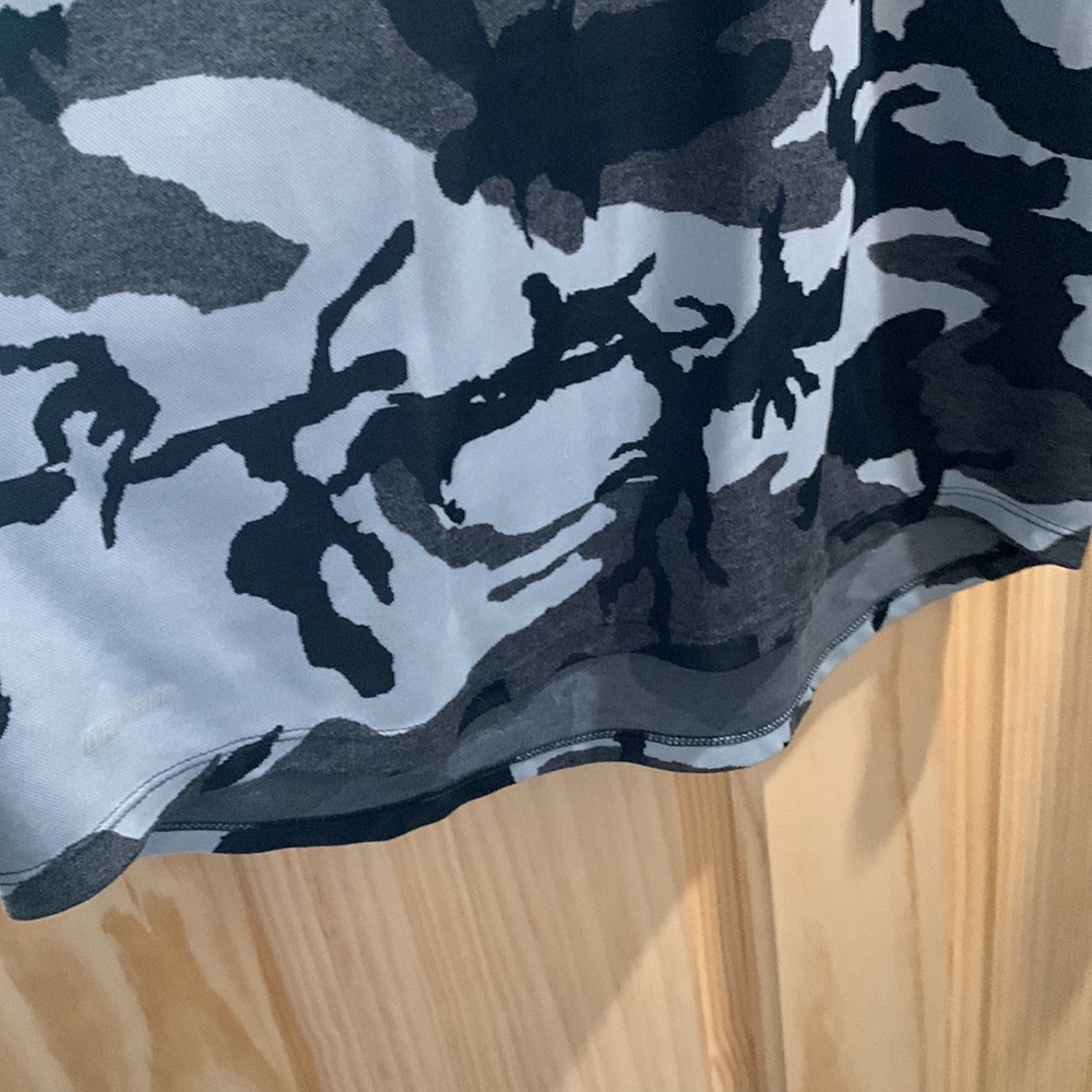 Running 1/4 DRI-FIT pull over. - Picture 2 of 4